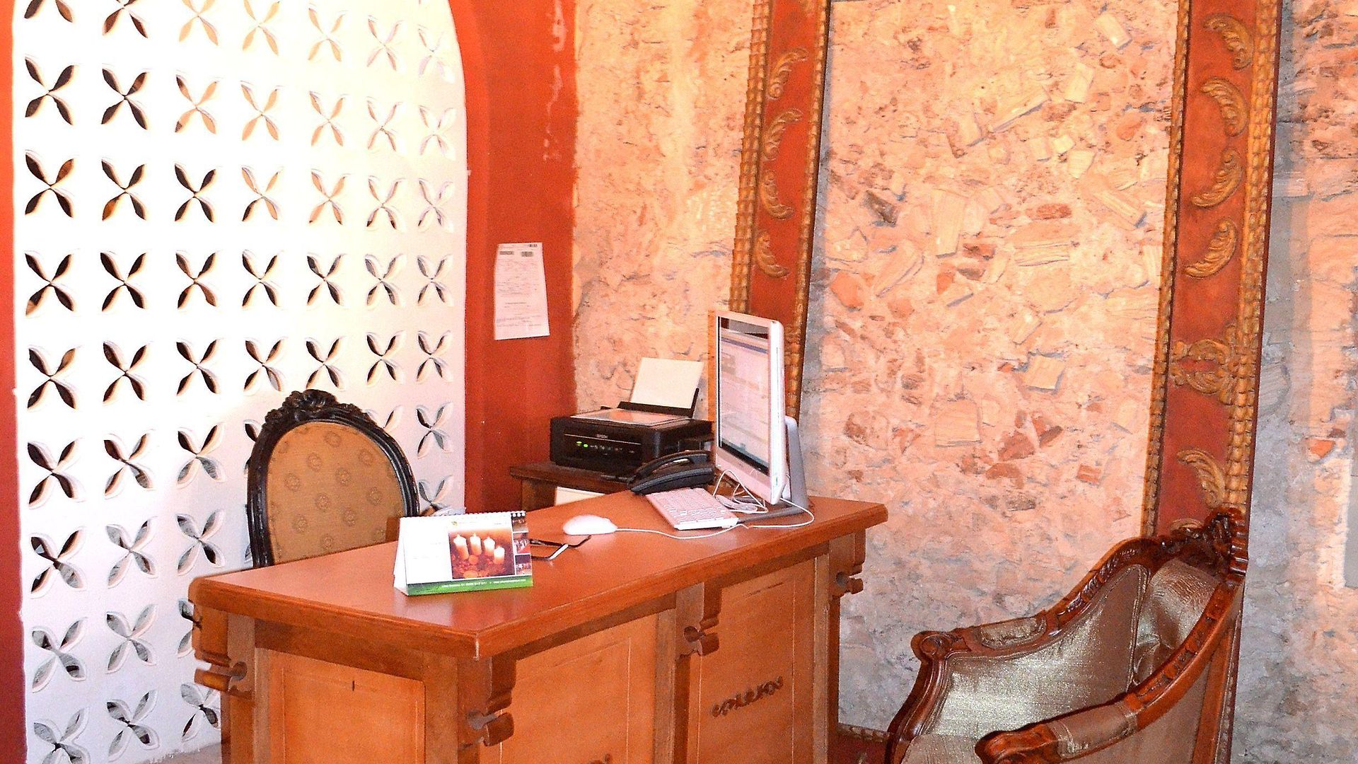Galeria La Trinidad Hotel