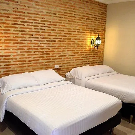 Hotel Galeria La Trinidad 3*